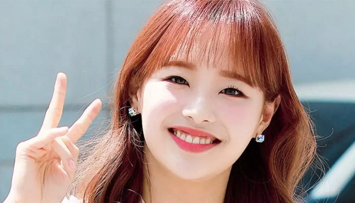 Chuu is all set to embark on her journey as a solo artist after announcing the release of her new digital single through several music sites on Tuesday, February 13, since her debut album Howl nearly four months ago.